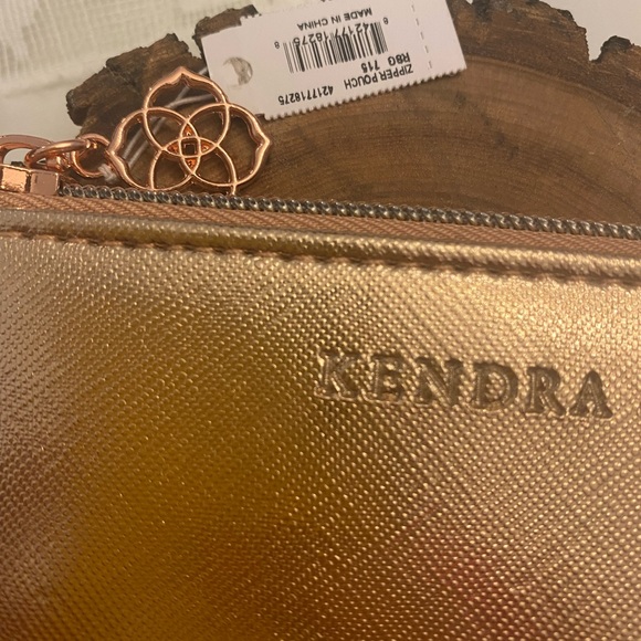 ❤️KENDRA SCOTT POUCH❤️ - Picture 2 of 4